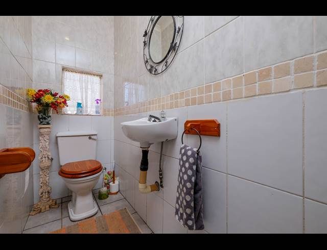 3 BEDROOM FREEHOLD FOR SALE IN NOOITGEDACHT